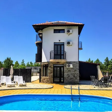 Golf House Paradise * Топола