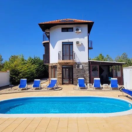 Golf House Paradise Вилла
